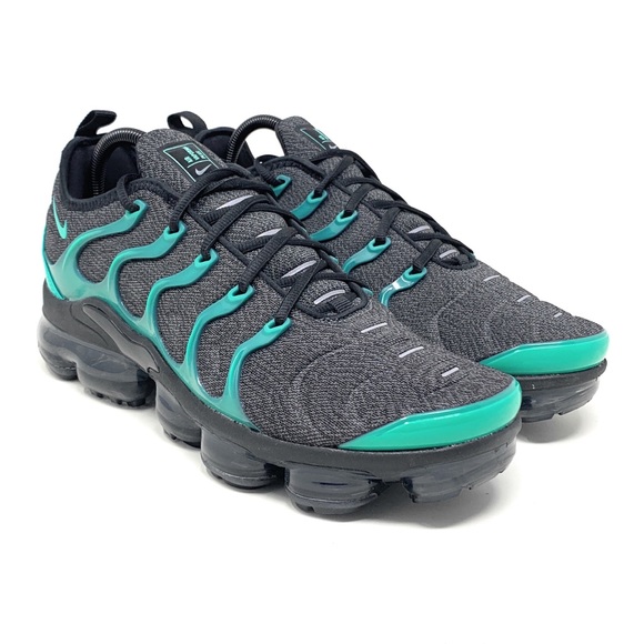 nike air vapormax plus black clear emerald